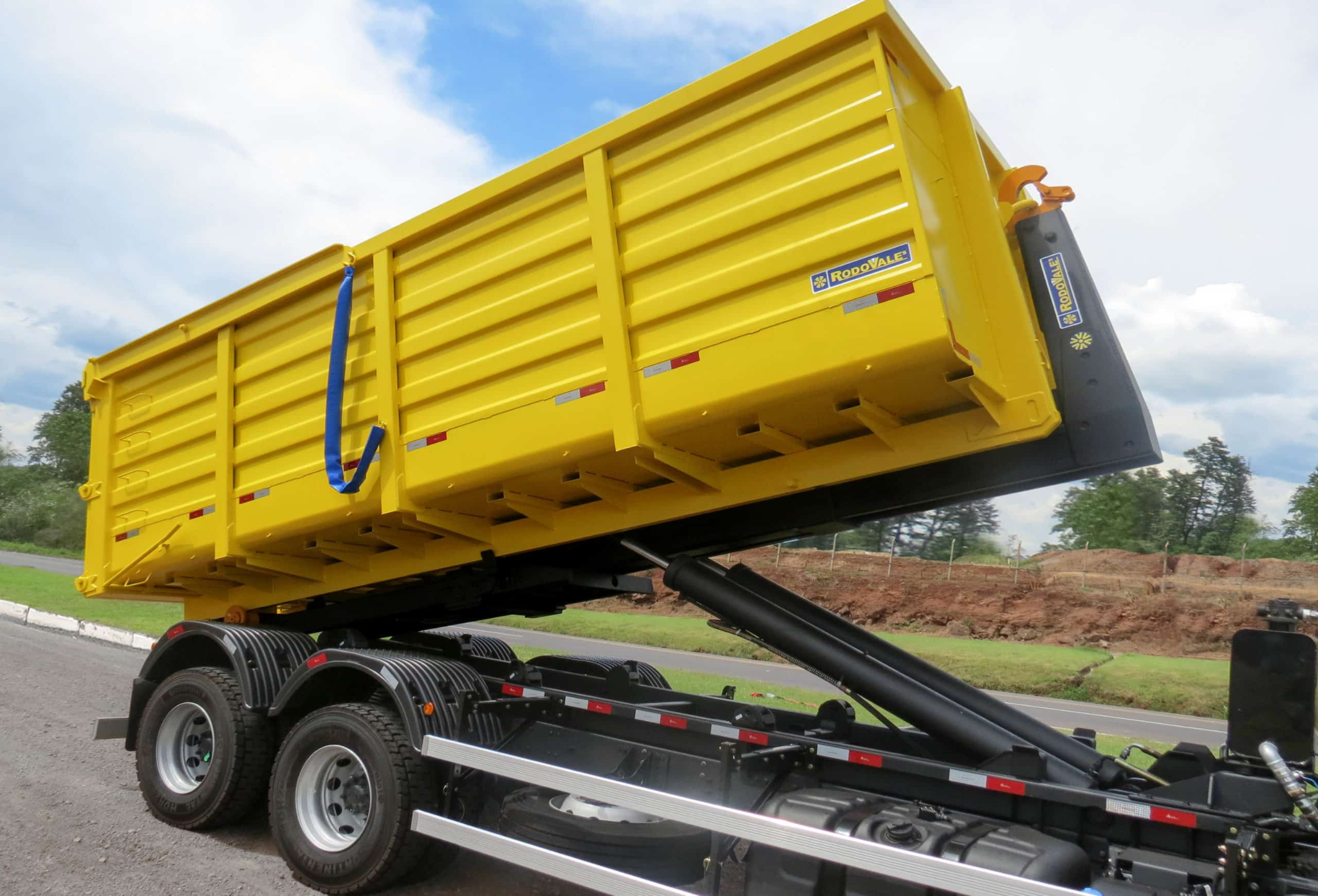 ⭐ Caçamba Roll-on 20m³